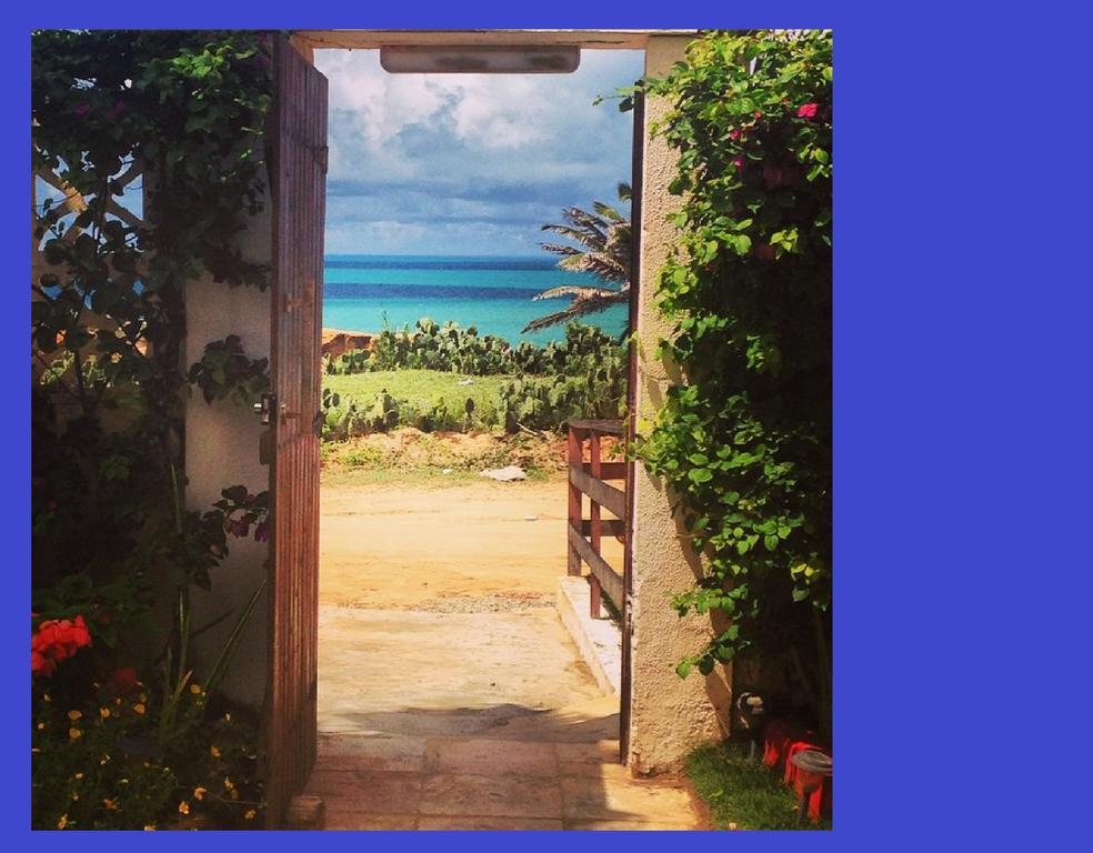 POUSADA FLAMBOYANT VILLAGE - Praia Das Fontes - 50mt da Gruta Mãe D'água Beberibe Exterior foto